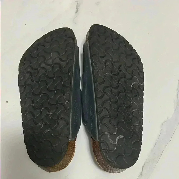 Birkenstock Metallic Silver Sandals - Picture 4 of 5